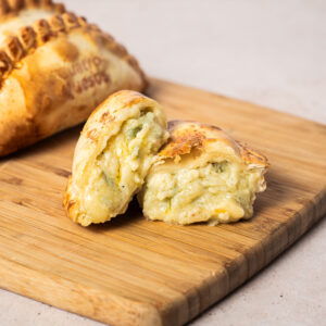 Empanada Brie, Champignons en Walnoten. Doos 30 Stuks.